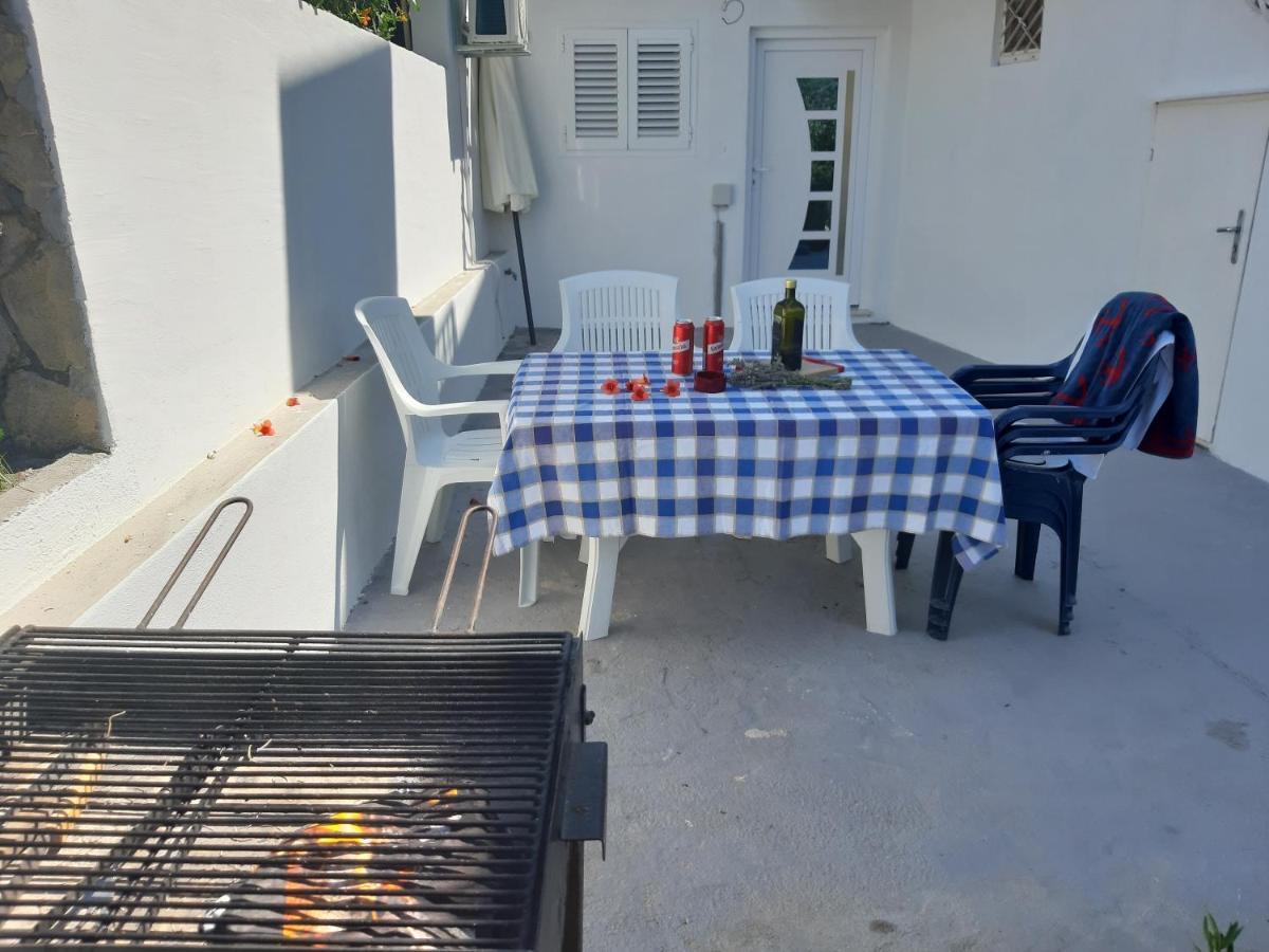 Apartmani I & J Seric Seget Vranjica Exterior foto